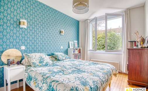 Castle for Sale in Versailles, Île-de-France, France