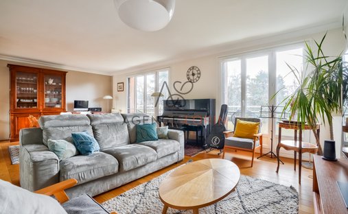 Château For Sale, 15 Rooms Le Vesinet 78110