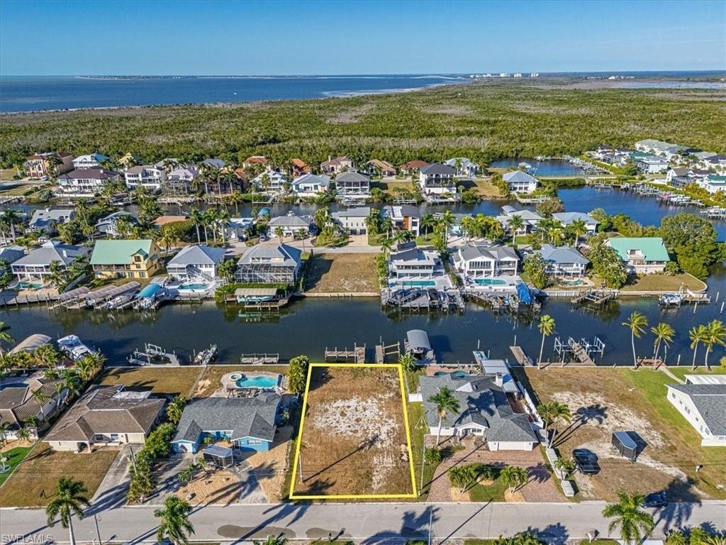 Land in Fort Myers Beach, Florida, United States 2 - 16885678