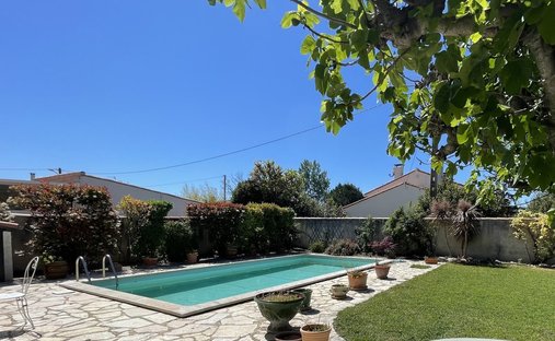 Castle for Sale in Istres, Provence-Alpes-Côte d'Azur, France