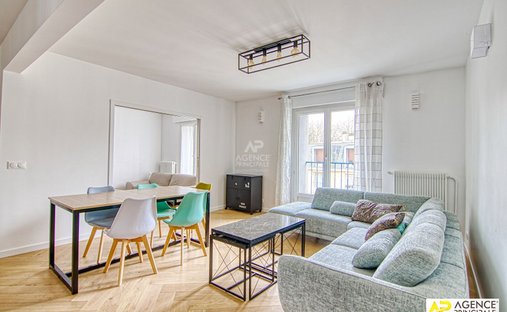 Castle for Sale in Versailles, Île-de-France, France