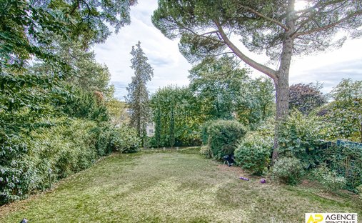 Castle for Sale in Versailles, Île-de-France, France