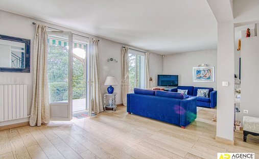 Castle for Sale in Versailles, Île-de-France, France