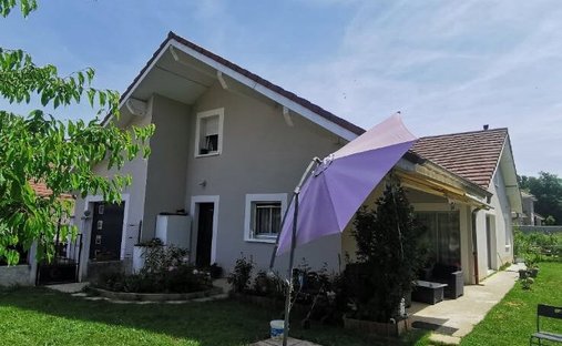 House in Le Pont-de-Beauvoisin, Auvergne-Rhône-Alpes, France 1