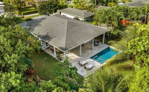 House in George Town, George Town, Cayman Islands 1