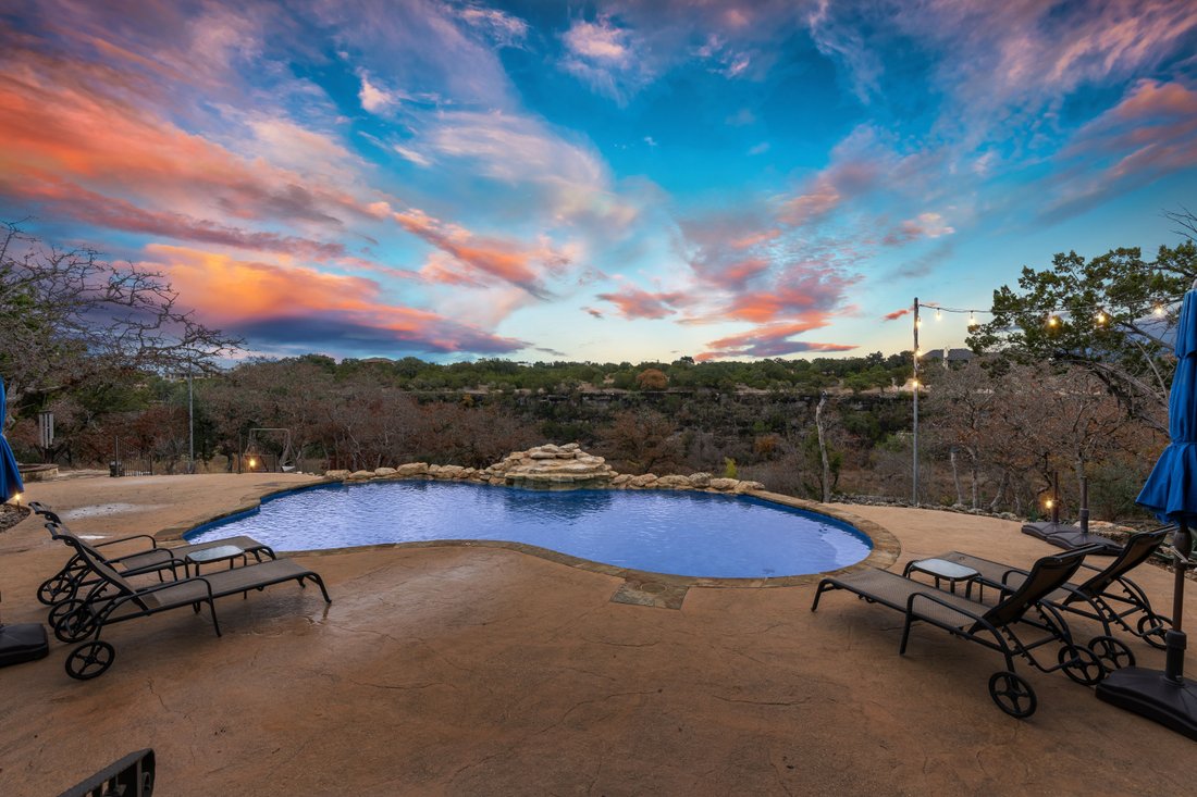 House in Bandera, Texas, United States 5 - 16881180