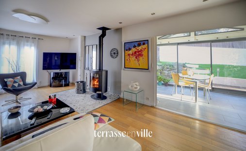 Castle for Sale in Aubagne, Provence-Alpes-Côte d'Azur, France