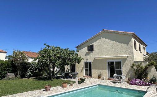 Castle for Sale in Istres, Provence-Alpes-Côte d'Azur, France