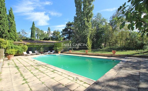 Castle for Sale in Aix-en-Provence, Provence-Alpes-Côte d'Azur, France