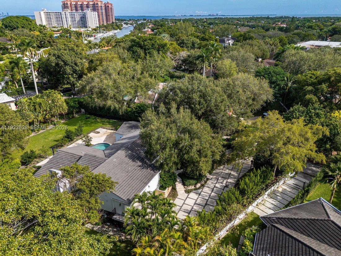 House in Miami, Florida, United States 4 - 16887165