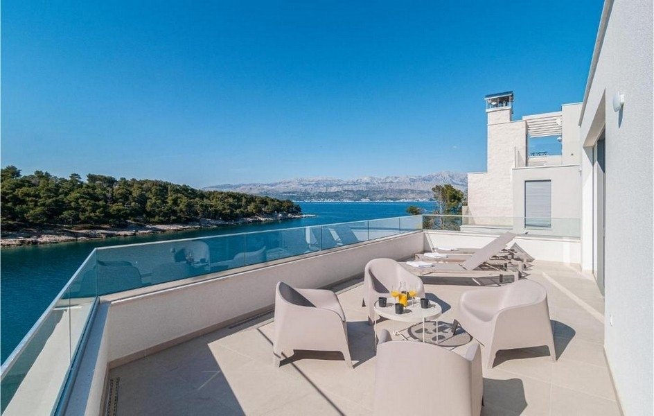 Villa in Lokve, Split, Split-Dalmatia County 1 - 16880394