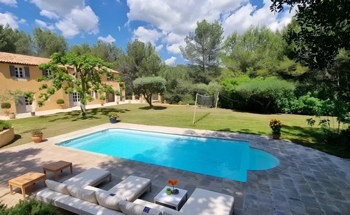 Castle for Sale in Aubagne, Provence-Alpes-Côte d'Azur, France