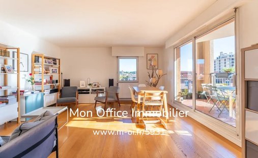 Castle for Sale in Aix-en-Provence, Provence-Alpes-Côte d'Azur, France