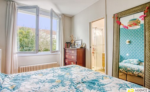 Castle for Sale in Versailles, Île-de-France, France