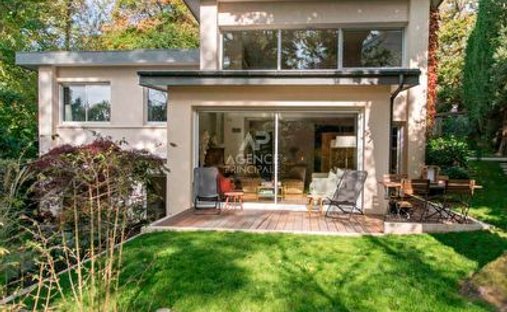 Castle for Sale in Versailles, Île-de-France, France