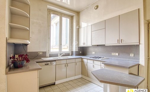 Castle for Sale in Versailles, Île-de-France, France