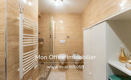 Castle for Sale in Aix-en-Provence, Provence-Alpes-Côte d'Azur, France