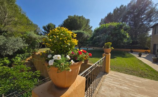 Castle for Sale in Aubagne, Provence-Alpes-Côte d'Azur, France