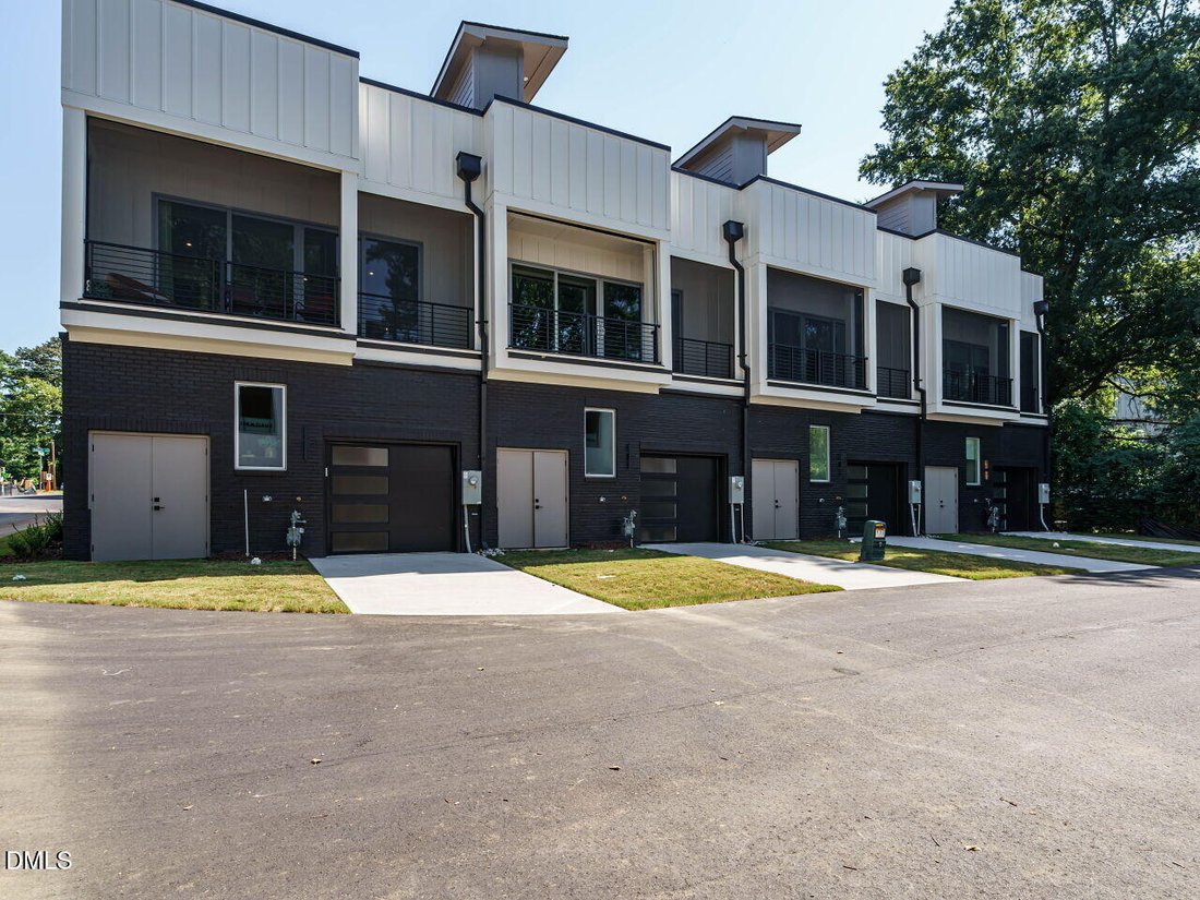 Townhouse in Raleigh, North Carolina, United States 2 - 16876311