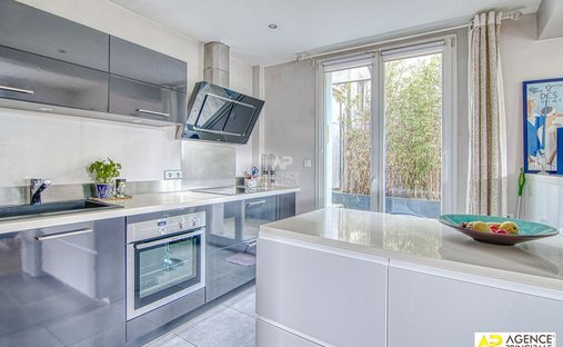 Castle for Sale in Versailles, Île-de-France, France