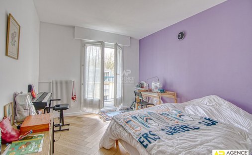 Castle for Sale in Versailles, Île-de-France, France