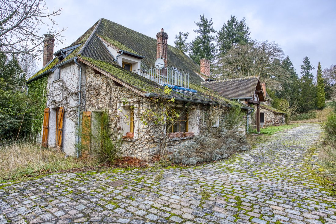 House in Sonchamp, Ile-de-France, France 1 - 16886283