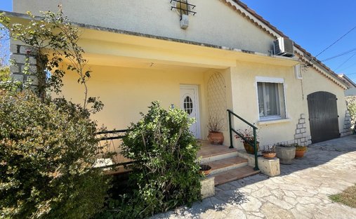 Castle for Sale in Istres, Provence-Alpes-Côte d'Azur, France