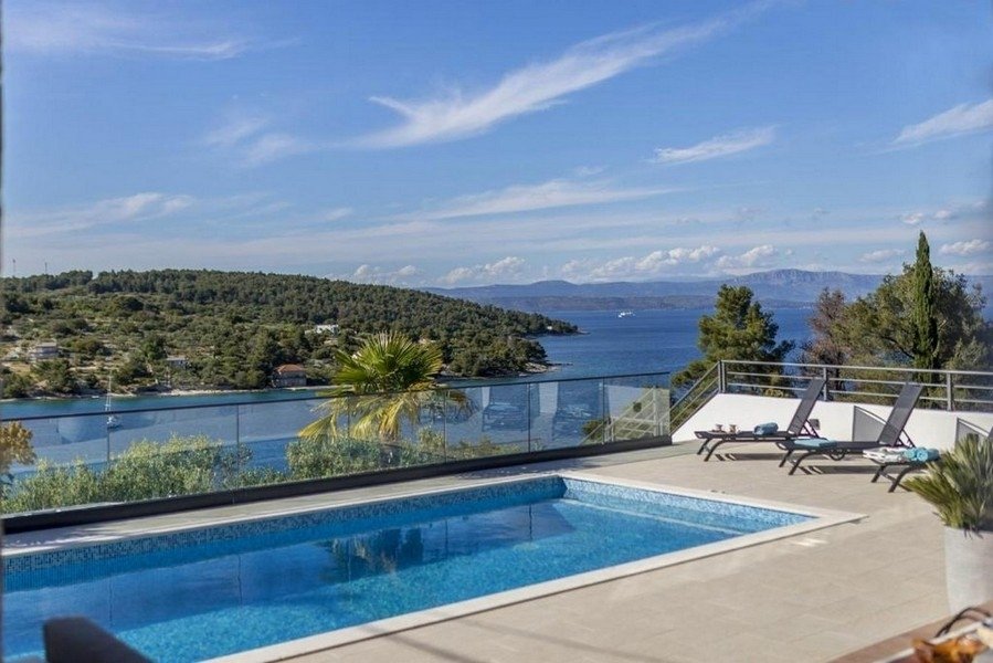 Villa in Lokve, Split, Split-Dalmatia County 1 - 16880154