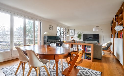 Château For Sale, 15 Rooms Le Vesinet 78110