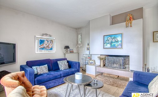 Castle for Sale in Versailles, Île-de-France, France