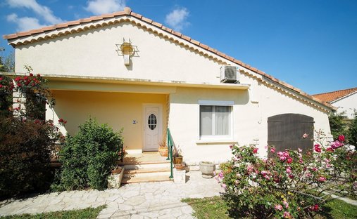 Castle for Sale in Istres, Provence-Alpes-Côte d'Azur, France - 3