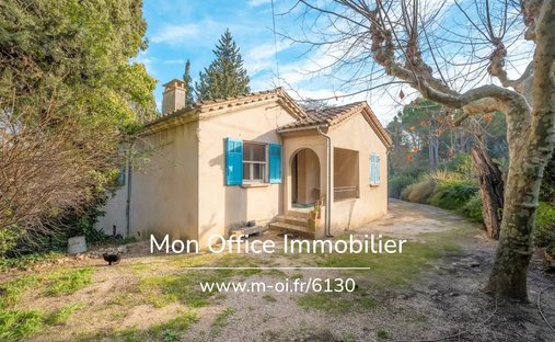 Castle for Sale in Aix-en-Provence, Provence-Alpes-Côte d'Azur, France