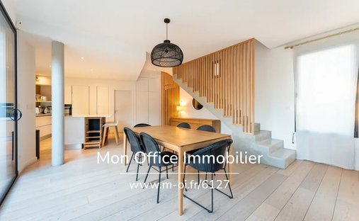 Castle for Sale in Aix-en-Provence, Provence-Alpes-Côte d'Azur, France