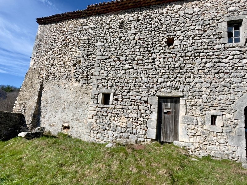 Castle in Lagarde-d'Apt, Provence-Alpes-Côte d'Azur, France 5 - 16887499