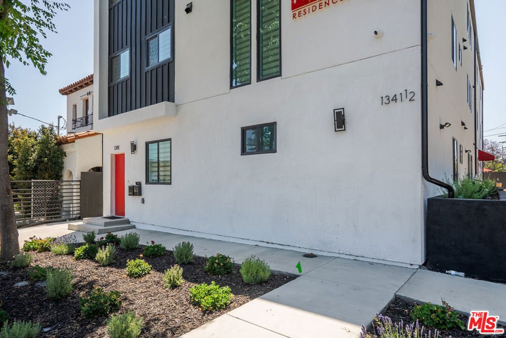 Los Angeles, California, United States 3 - 16885194