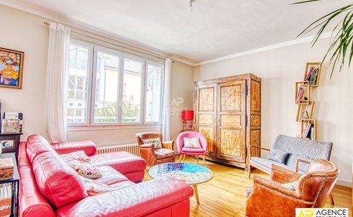 Castle for Sale in Versailles, Île-de-France, France