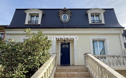 House in Chennevieres-sur-Marne, Ile-de-France, France 1