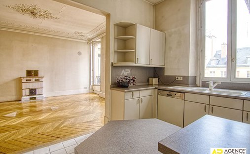 Castle for Sale in Versailles, Île-de-France, France