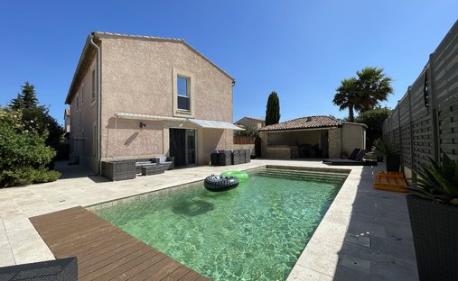 Villa in ZI Le Tubé-La Bayanne, Istres, France 1