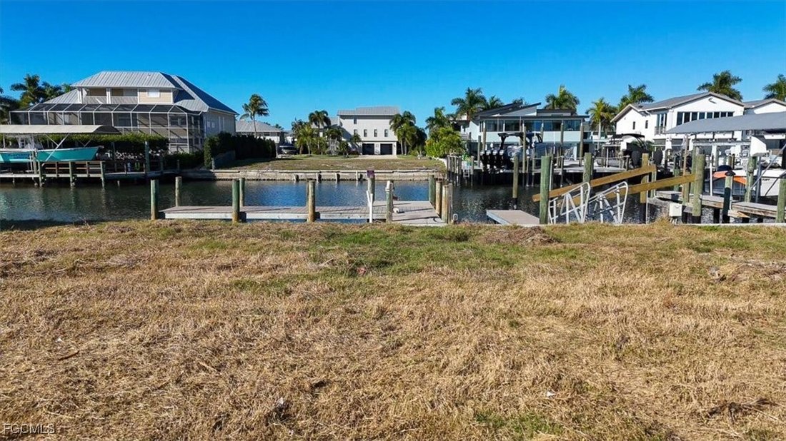 Land in Fort Myers Beach, Florida, United States 4 - 16885673