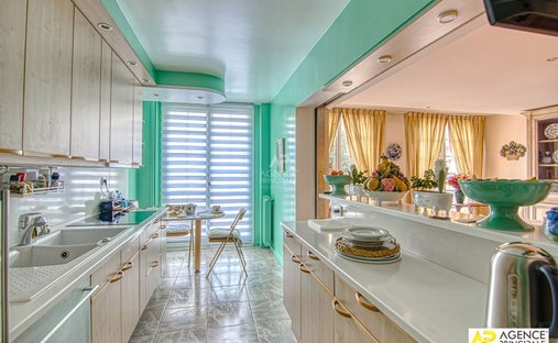 Castle for Sale in Versailles, Île-de-France, France