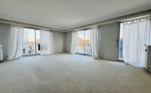 Vendée (85) 18th Century Listed Chateau Estate Of 42 Hectares