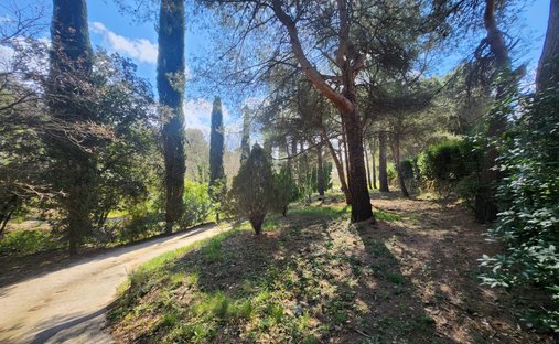 Castle for Sale in Aubagne, Provence-Alpes-Côte d'Azur, France