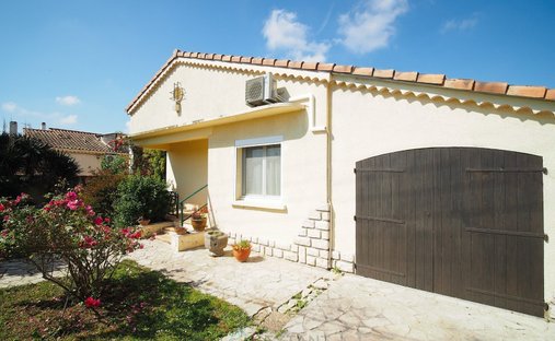 Castle for Sale in Istres, Provence-Alpes-Côte d'Azur, France - 4