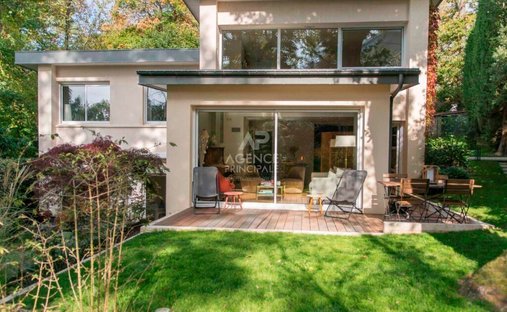 Castle for Sale in Versailles, Île-de-France, France