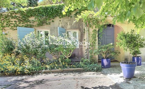 Castle for Sale in Aix-en-Provence, Provence-Alpes-Côte d'Azur, France