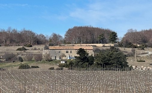 Castle in Lagarde-d'Apt, Provence-Alpes-Côte d'Azur, France 1