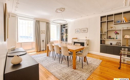 Castle for Sale in Versailles, Île-de-France, France