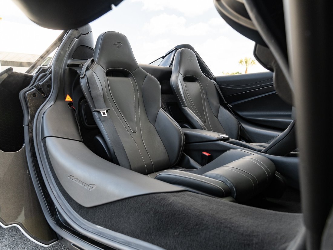 Cabriolet in Naples, FL 4 - 16869334