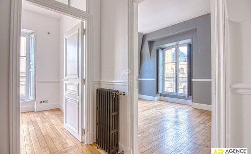 Castle for Sale in Versailles, Île-de-France, France